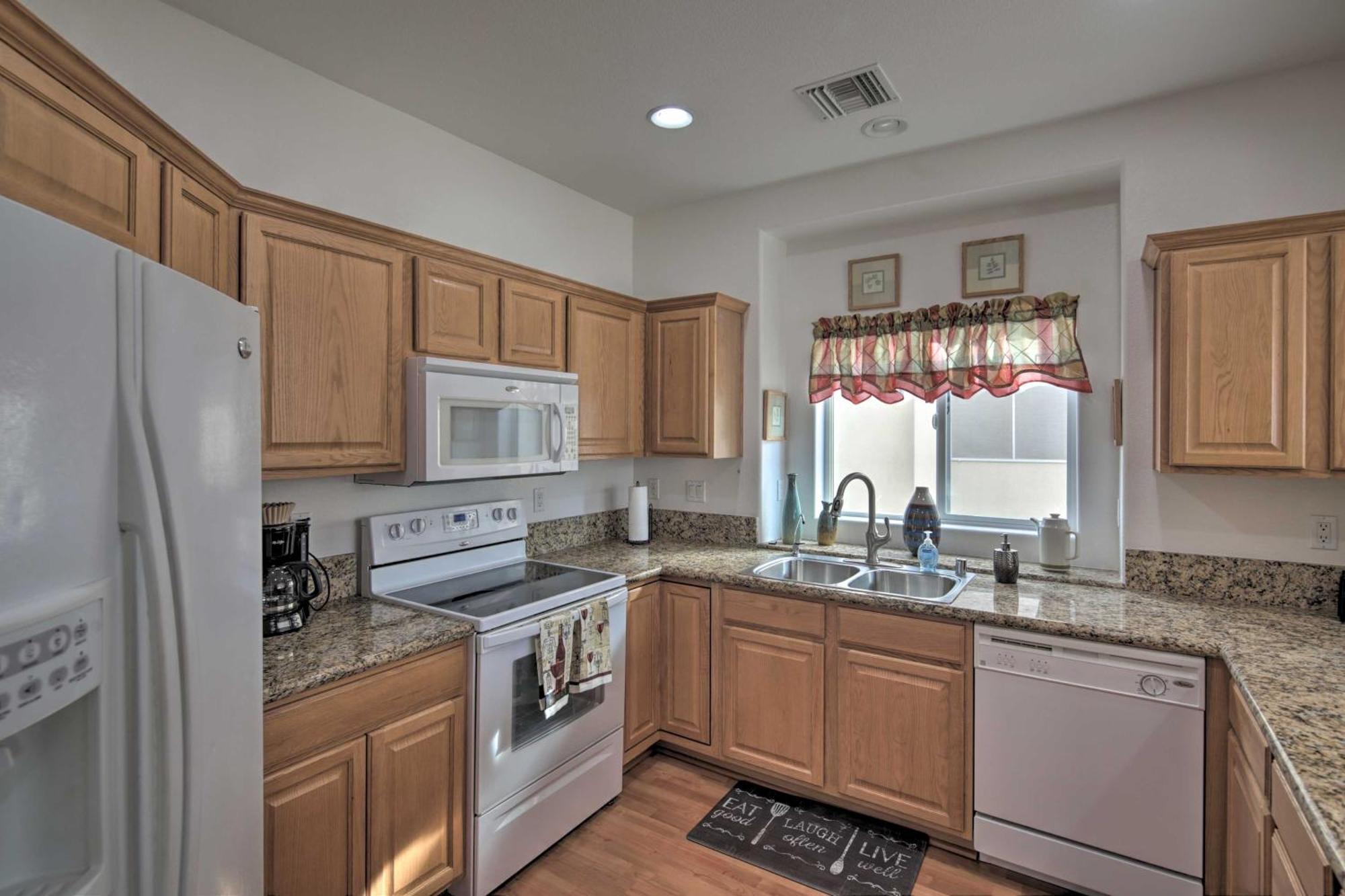 Desert Condo With Pool About 3 Miles To Colorado River! Bullhead City Dış mekan fotoğraf